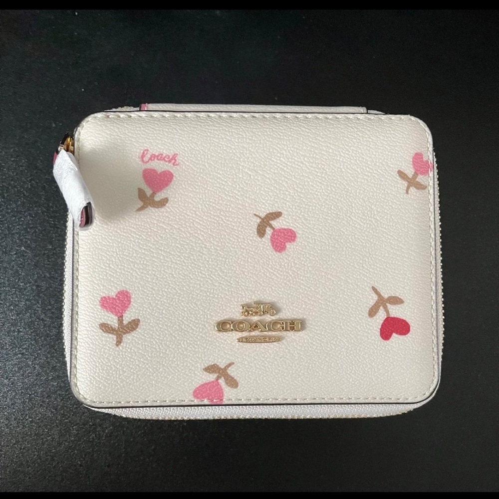 New COACH Large Jewelry Box w/ 💕 Floral Print